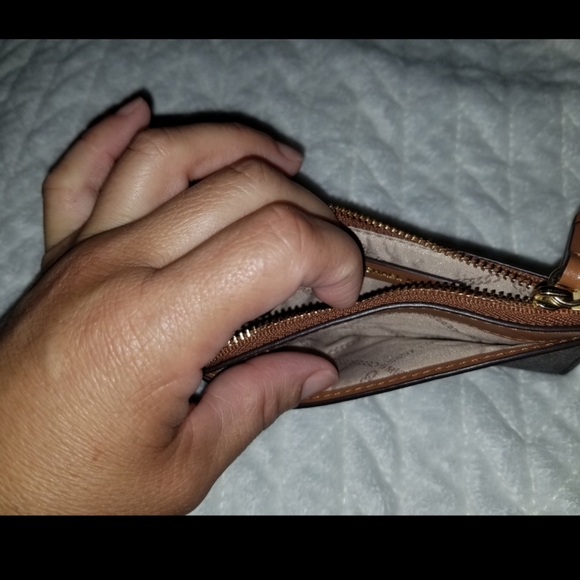 Michael Kors Shoulder Bag & Wallet - Picture 8 of 9